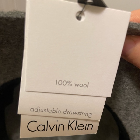 Gorgeous 100% wool Clavin Klein hat - Picture 4 of 4